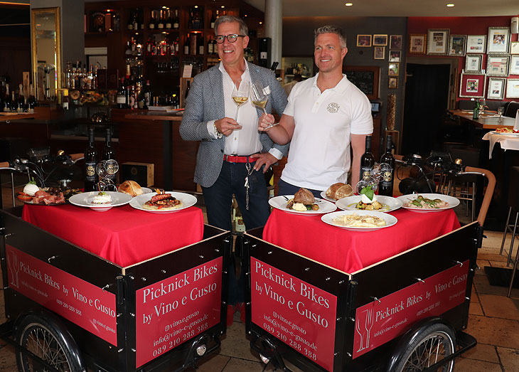 Wirt Guido Prick und Winzer Ralf Schumacher mit Picknick Bikes by Vino e Gusto (©Foto: Martin Schmitz)